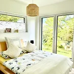 Apartment Auf Zwei Ebenen Mit Aussicht Ins Gruene